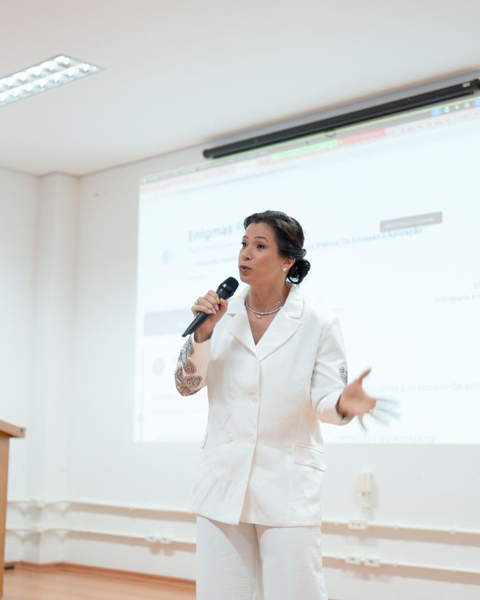 Jessika Frizo palestrando